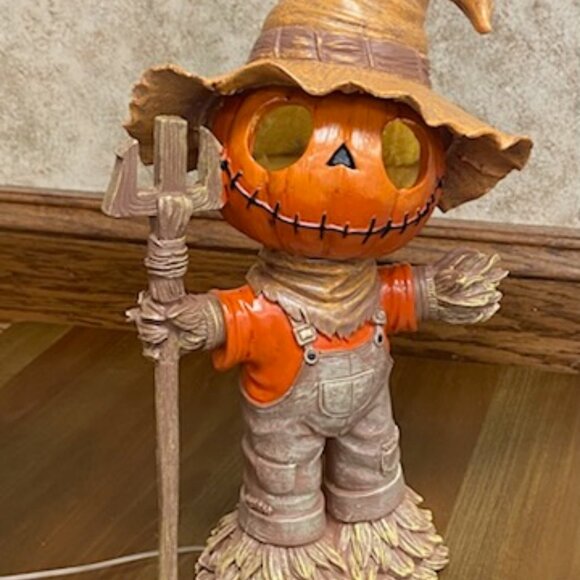 Light-Up Pumpkin Scarecrow Figurine Halloween Fall Decor Jack-O’-Lantern - Picture 6 of 9